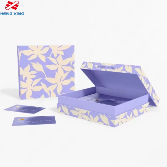 صندوقان من الورق المقوى