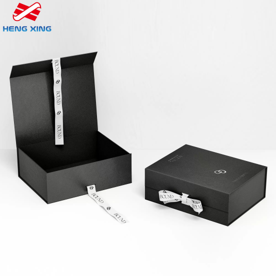 علبة هدايا بغطاء إغلاق مغناطيسي علبة هدايا بغطاء إغلاق مغناطيسي