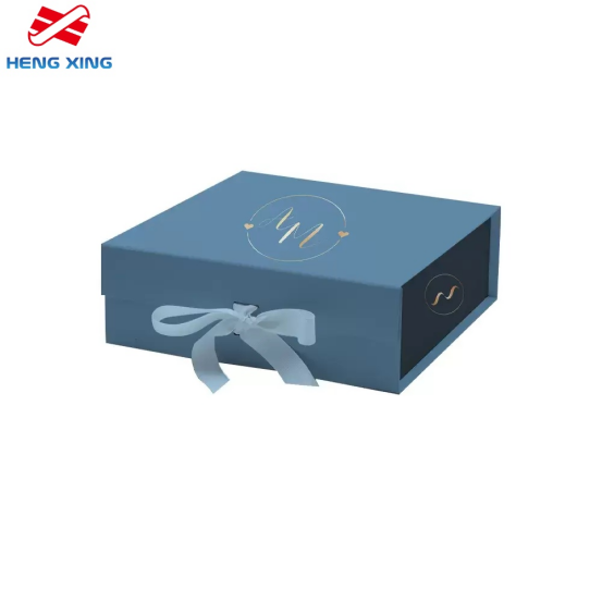 علبة هدايا بغطاء إغلاق مغناطيسي