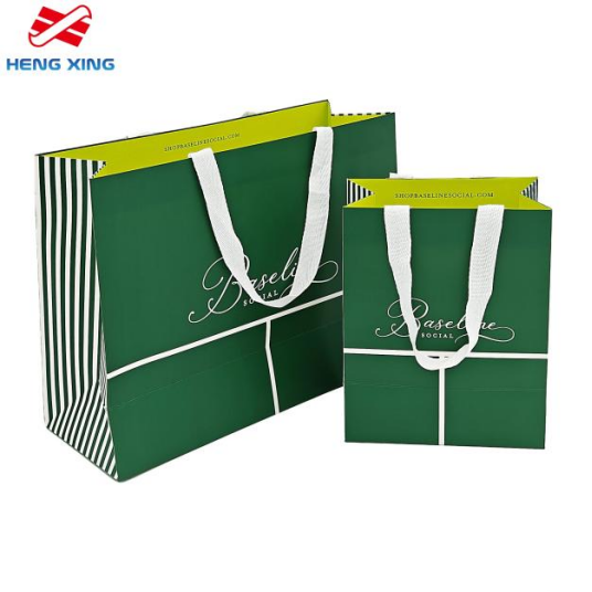 حقيبة هدايا ورقية فاخرة