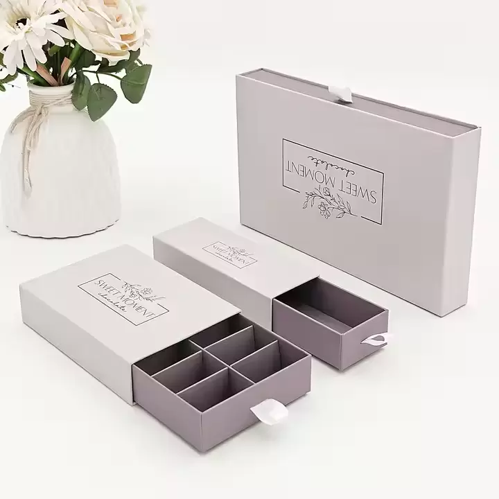  صندوق شوكولاتة لعيد الحب 