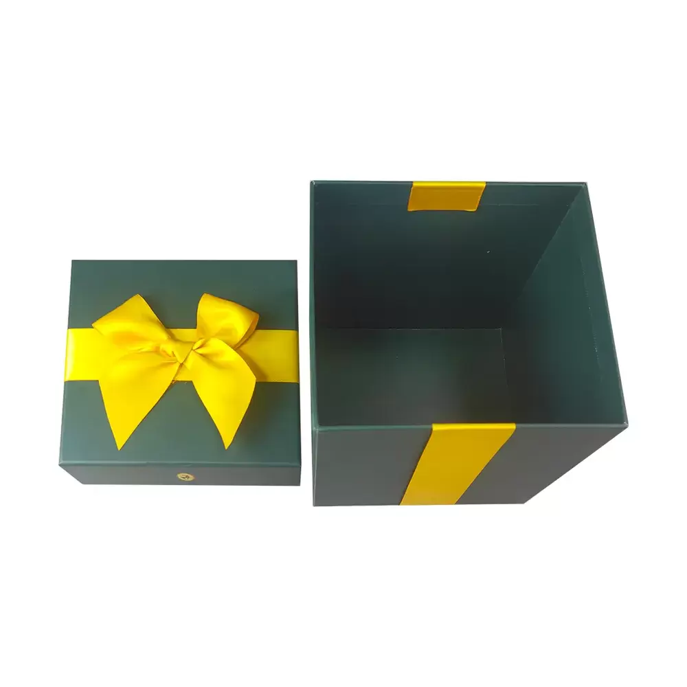  صندوق هدايا بغطاء وقاعدة 