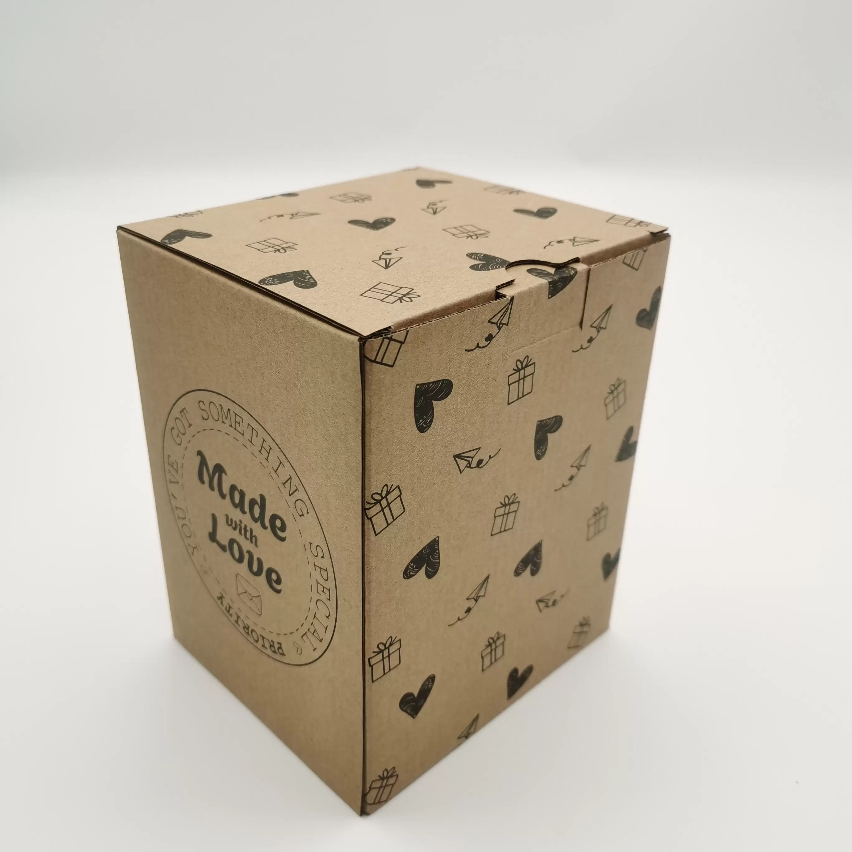  صناديق شحن مخصصة 