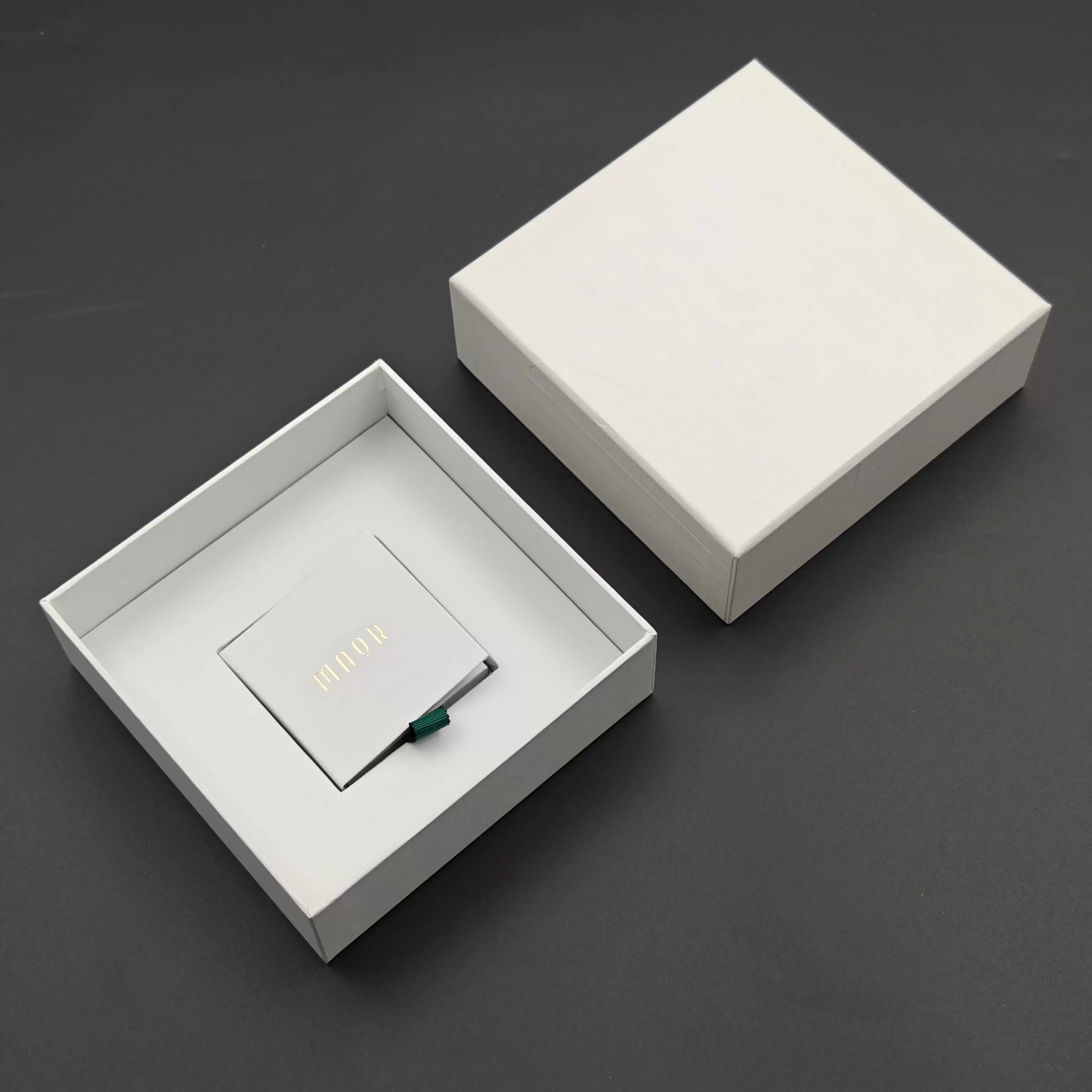  صندوق متين من قطعتين 